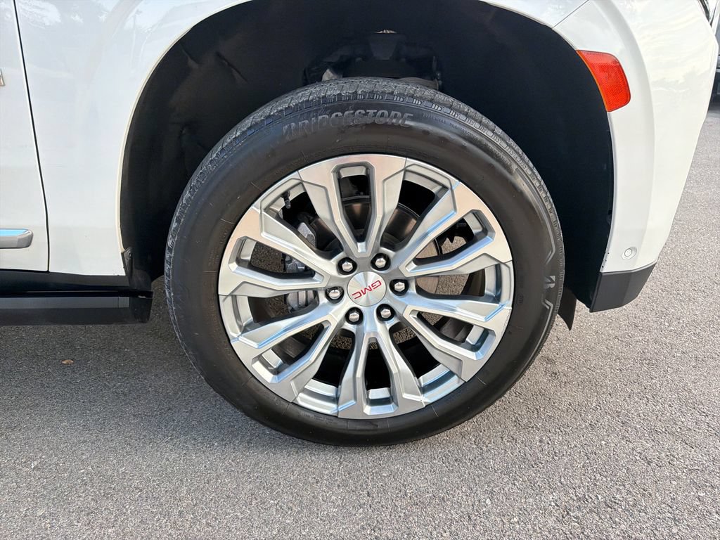 Used 2024 GMC Yukon XL Denali w/ Advanced Technology Package AWD/4WD image 18