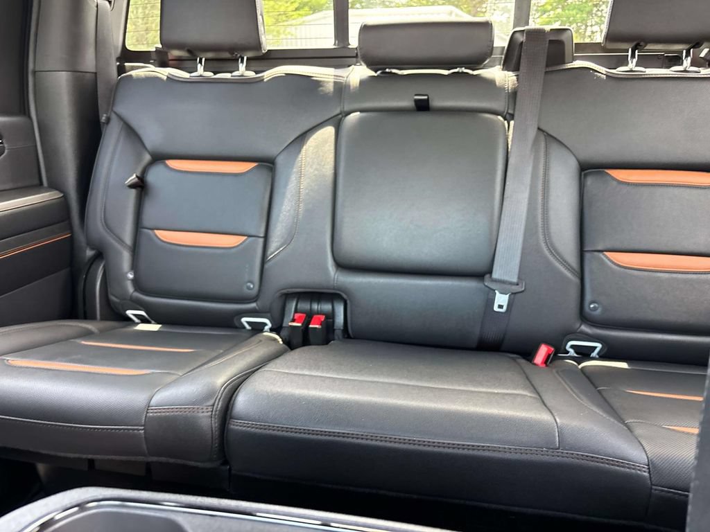 Used 2024 GMC Sierra 2500 AT4 w/ Technology Package AWD/4WD image 11