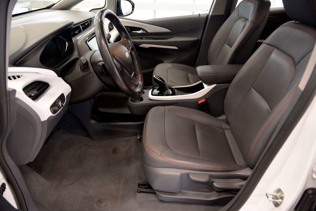 Used 2021 Chevrolet Bolt Premier w/ Infotainment Package image 15