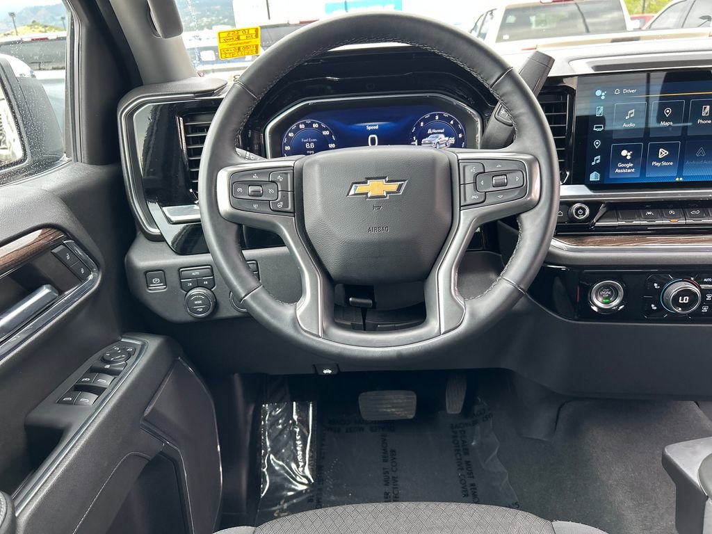 Used 2024 Chevrolet Silverado 1500 LT AWD/4WD image 9