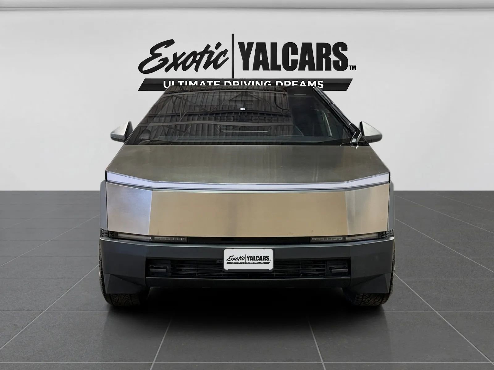 Used 2025 Tesla Cybertruck AWD Crew Cab image 8