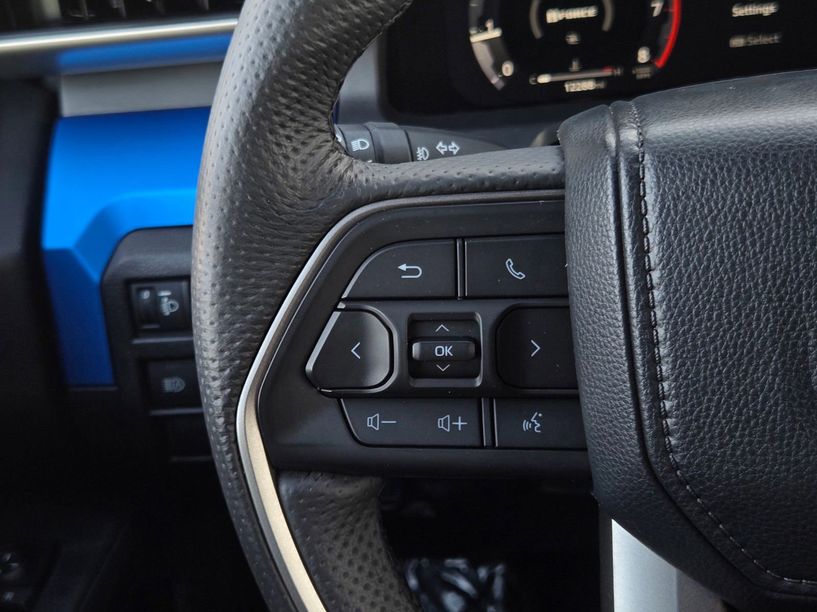 Certified 2025 Toyota Tacoma TRD Off-Road image 21