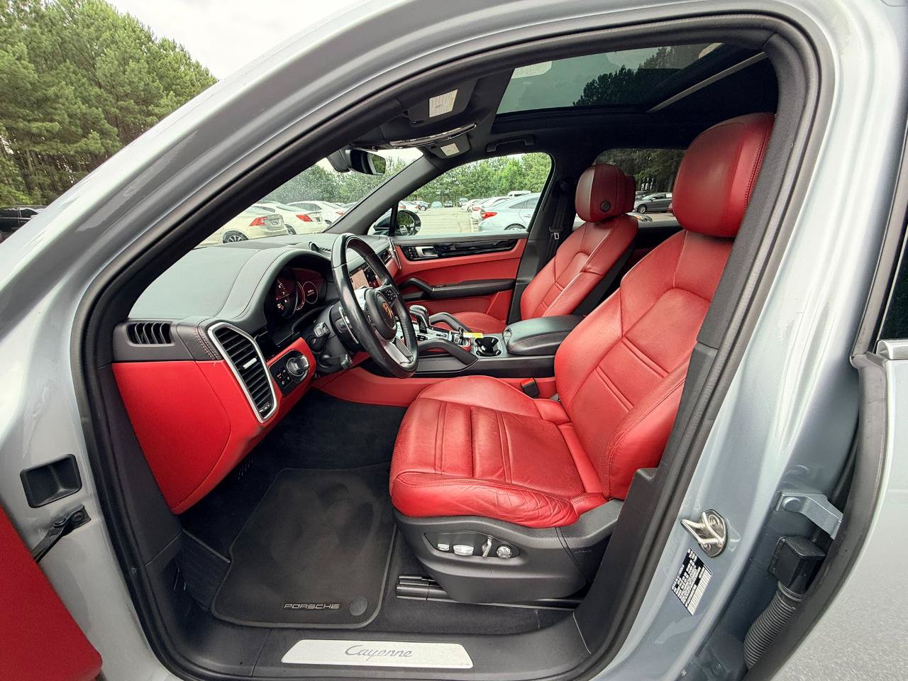 Used 2021 Porsche Cayenne AWD/4WD image 9