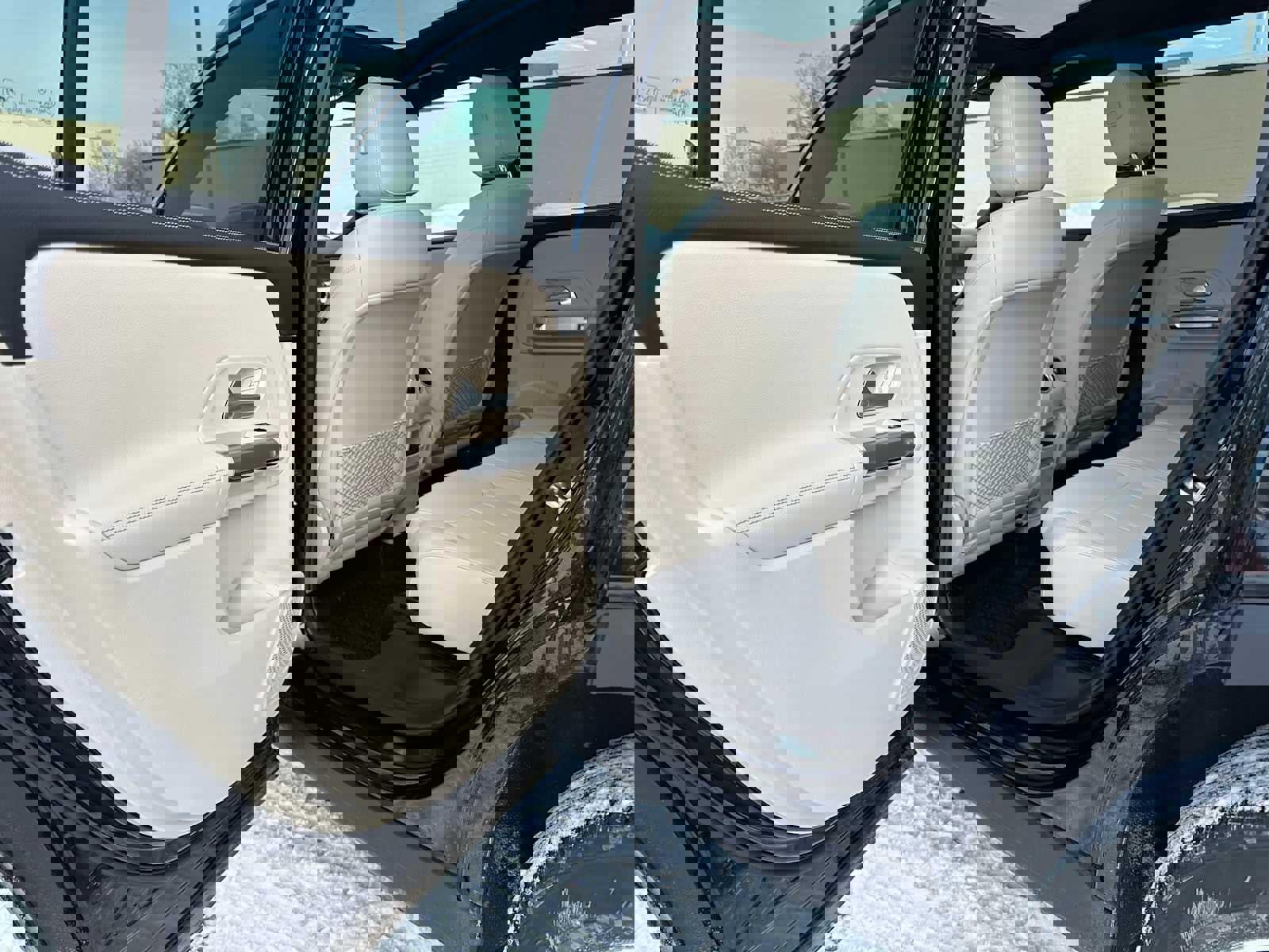 Used 2026 Mercedes-Benz GLB 250 4MATIC image 15