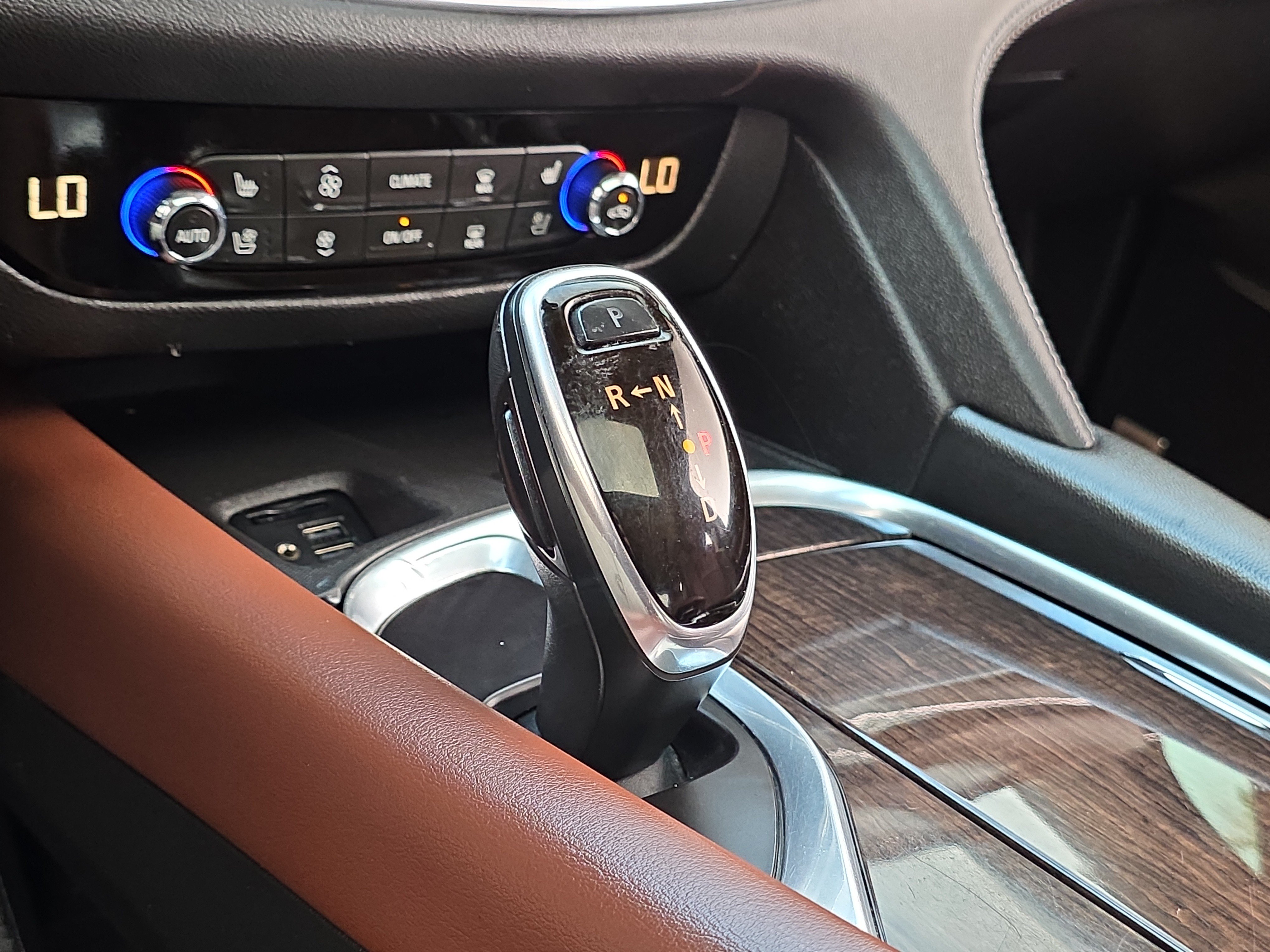 Used 2021 Buick Enclave Avenir w/ Avenir Technology Package FWD image 22