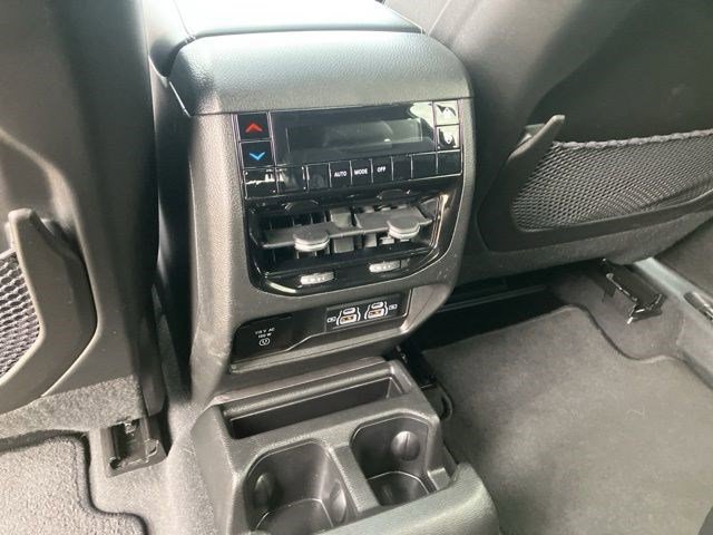 Used 2023 Jeep Grand Cherokee L Laredo AWD/4WD image 24