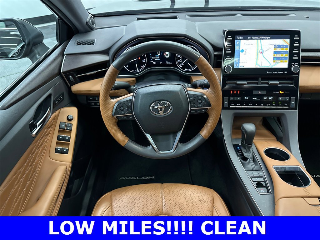 Used 2019 Toyota Avalon Limited image 24