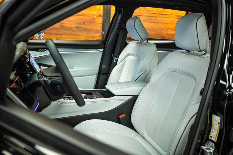 Used 2025 Jeep Wagoneer S Limited image 9