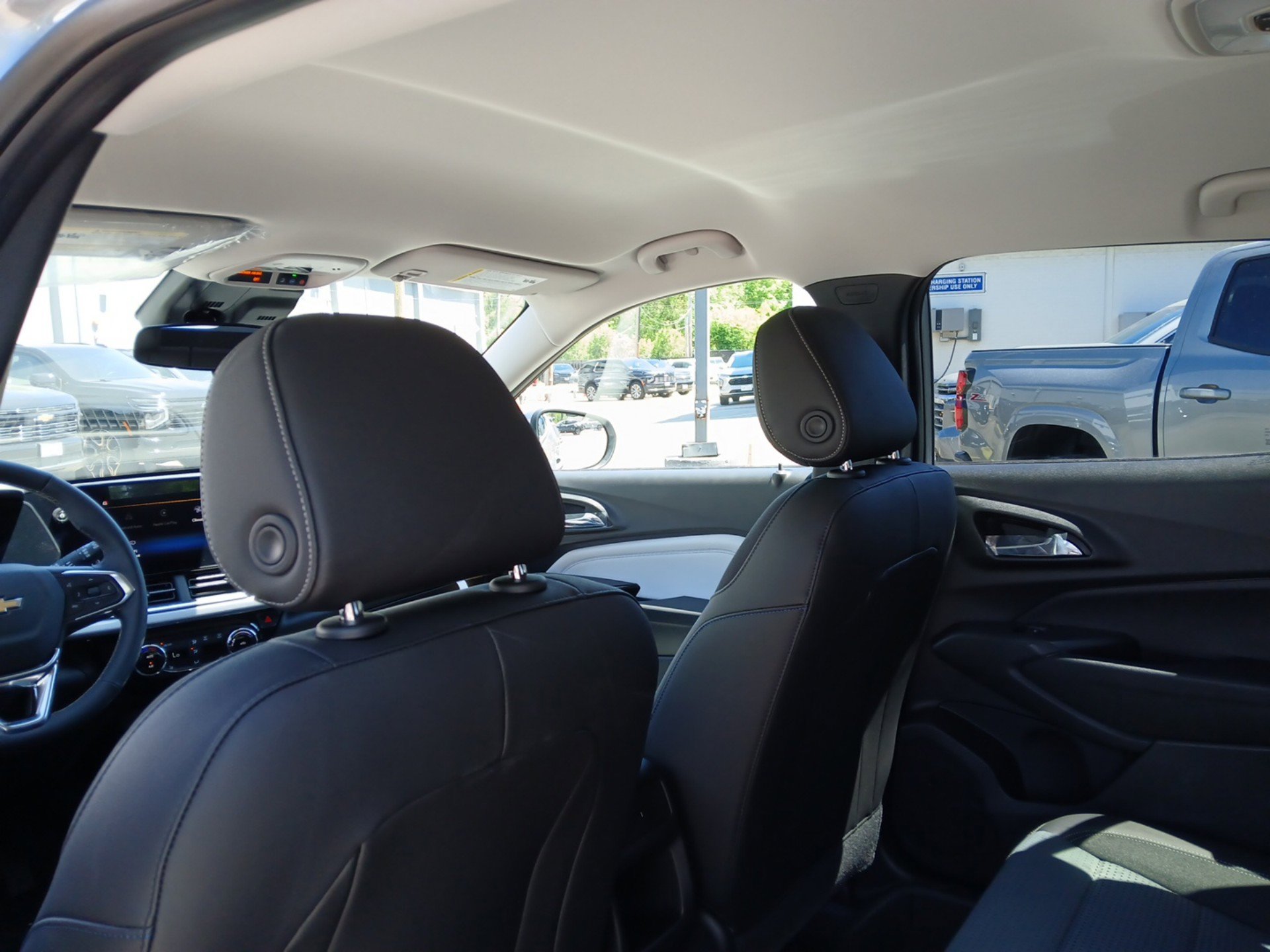 New 2026 Chevrolet Trax LT w/ Driver Confidence Package FWD image 21