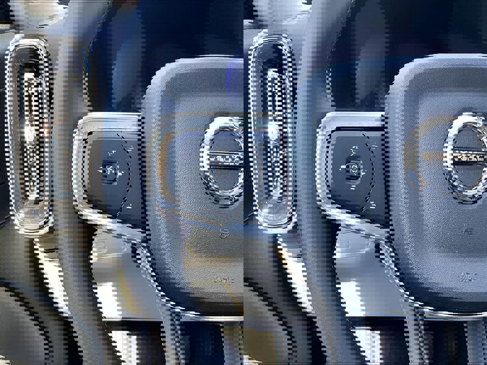 New 2026 Volvo XC40 B4 Plus w/ Protection Package Premier image 17