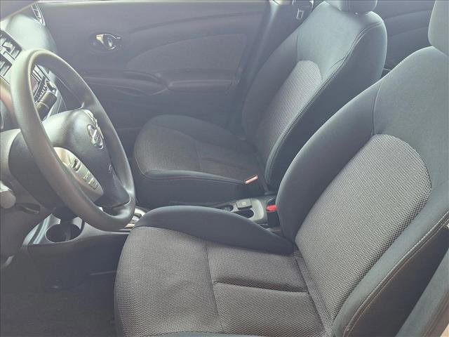 Used 2016 Nissan Versa SV w/ SV Appearance Package FWD image 11