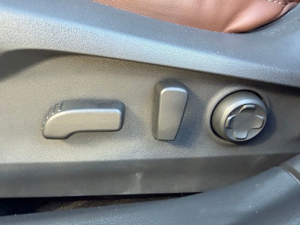 Used 2025 Subaru Outback Touring image 23