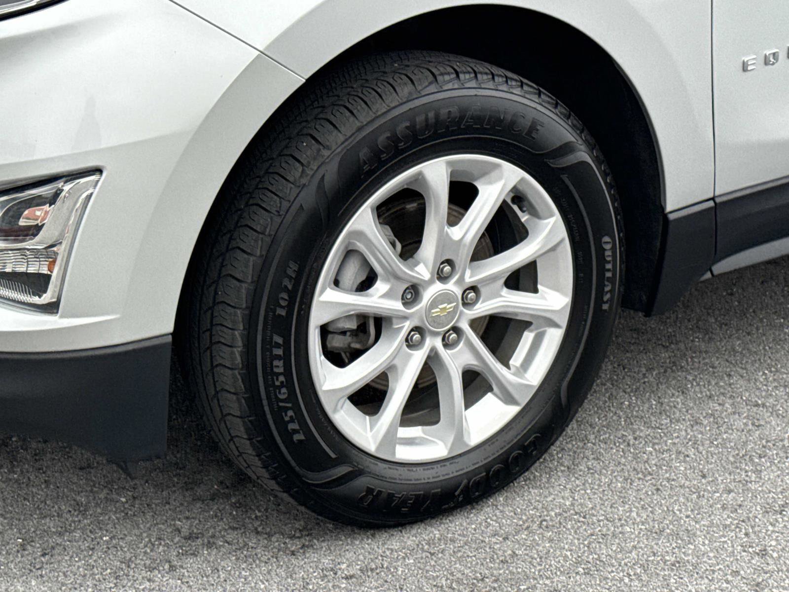 Used 2020 Chevrolet Equinox LS image 29