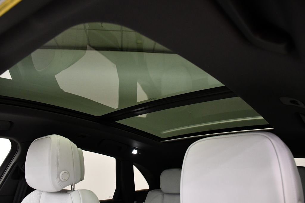 Certified 2025 Porsche Macan image 20