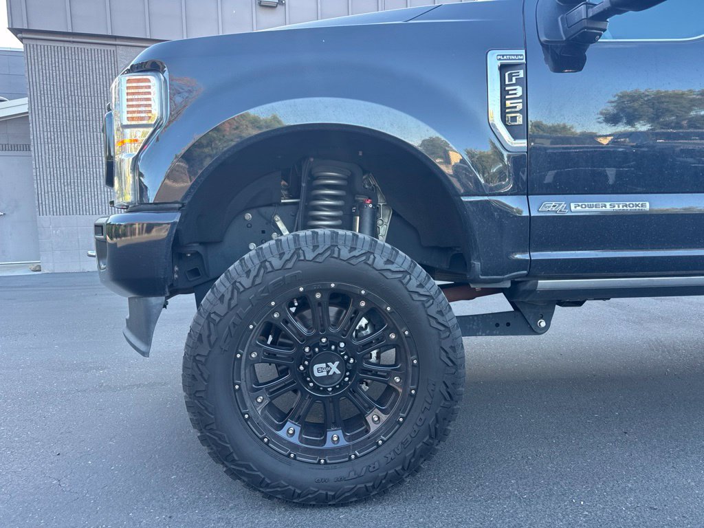 Used 2020 Ford F350 Platinum AWD/4WD image 3