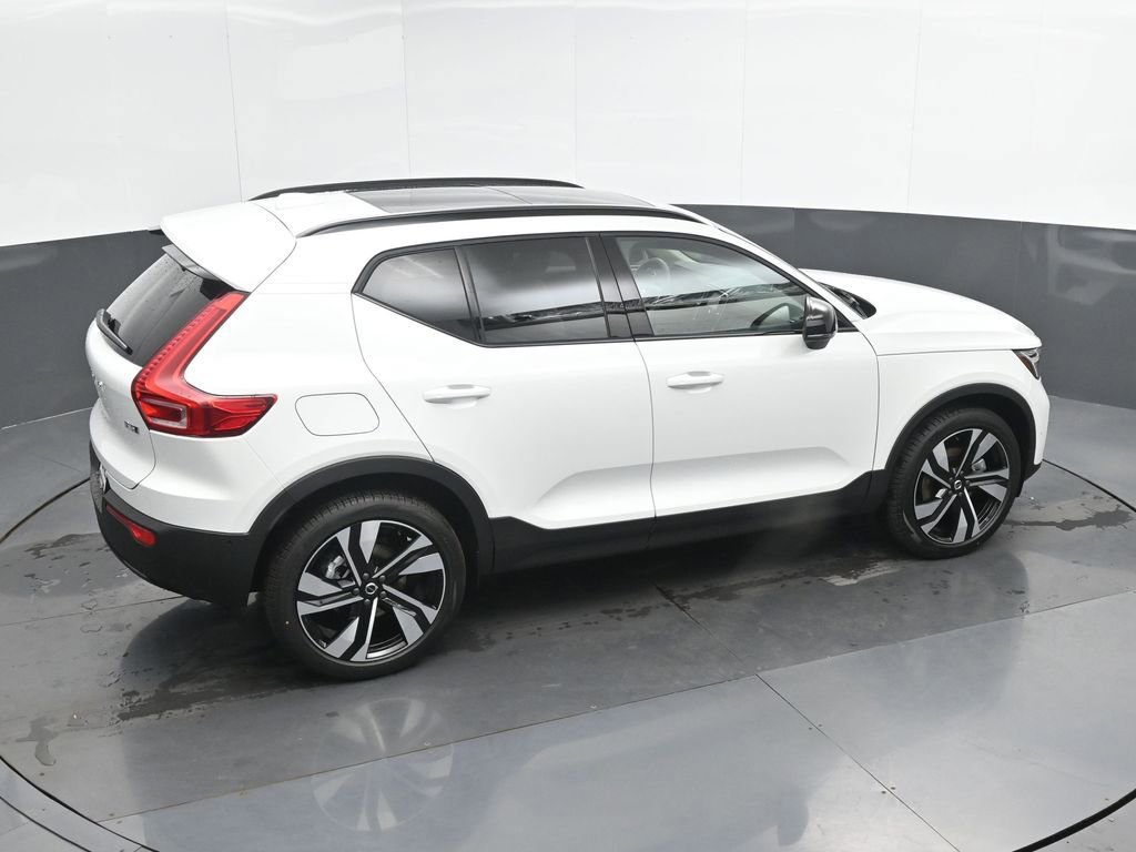 New 2026 Volvo XC40 B5 Ultra w/ Climate Package AWD/4WD image 32