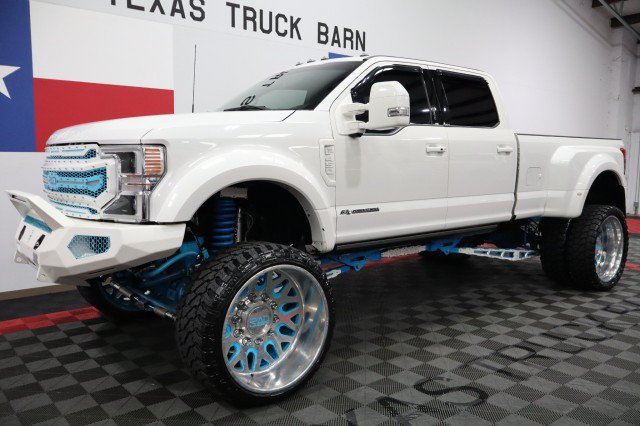 Used 2022 Ford F450 Platinum w/ FX4 Off-Road Package AWD/4WD image 2