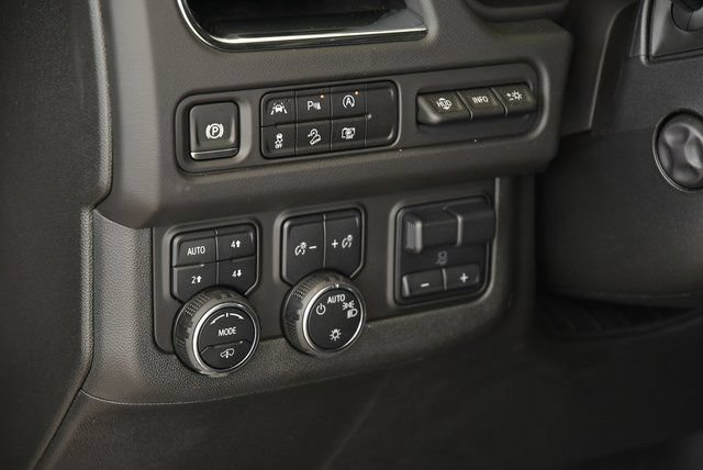 Used 2024 Chevrolet Suburban High Country AWD/4WD image 15