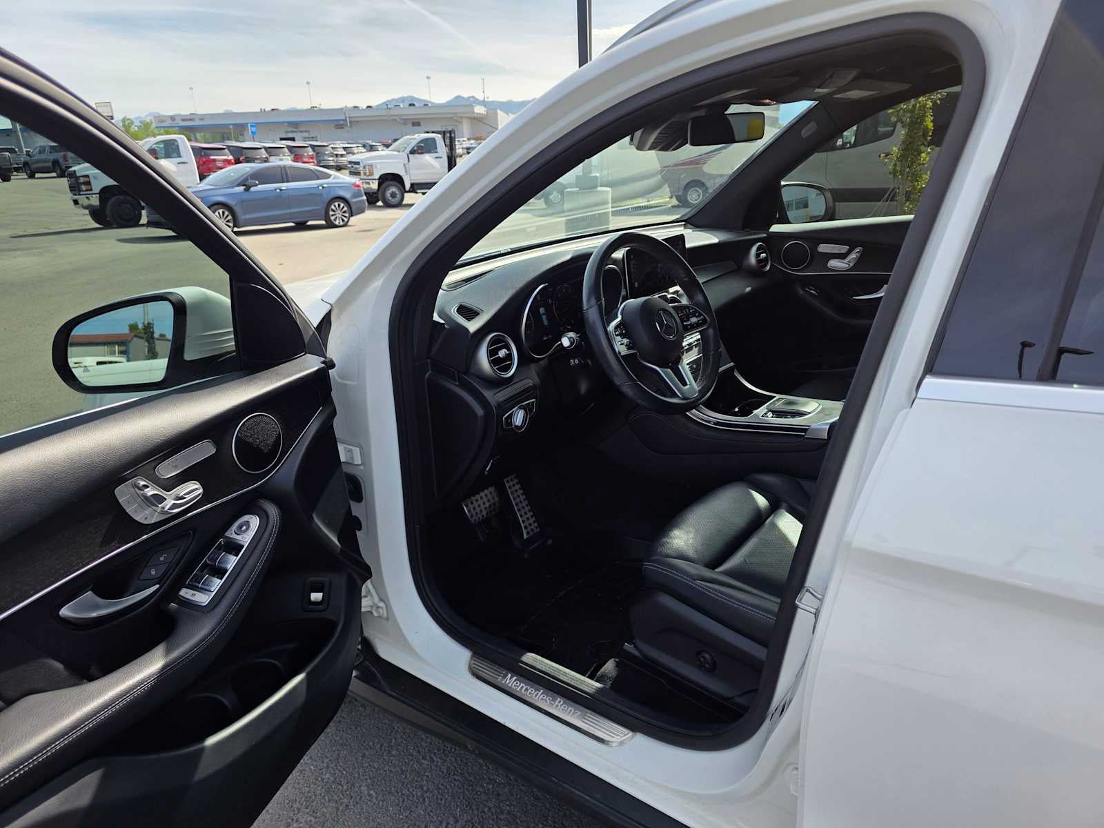 Used 2020 Mercedes-Benz GLC 300 4MATIC image 19