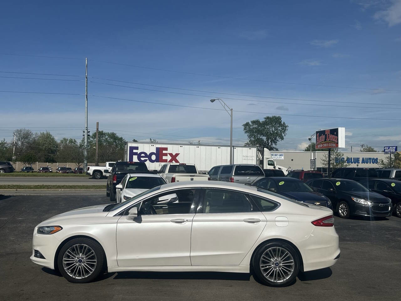 Used 2015 Ford Fusion SE w/ Equipment Group 202A image 6