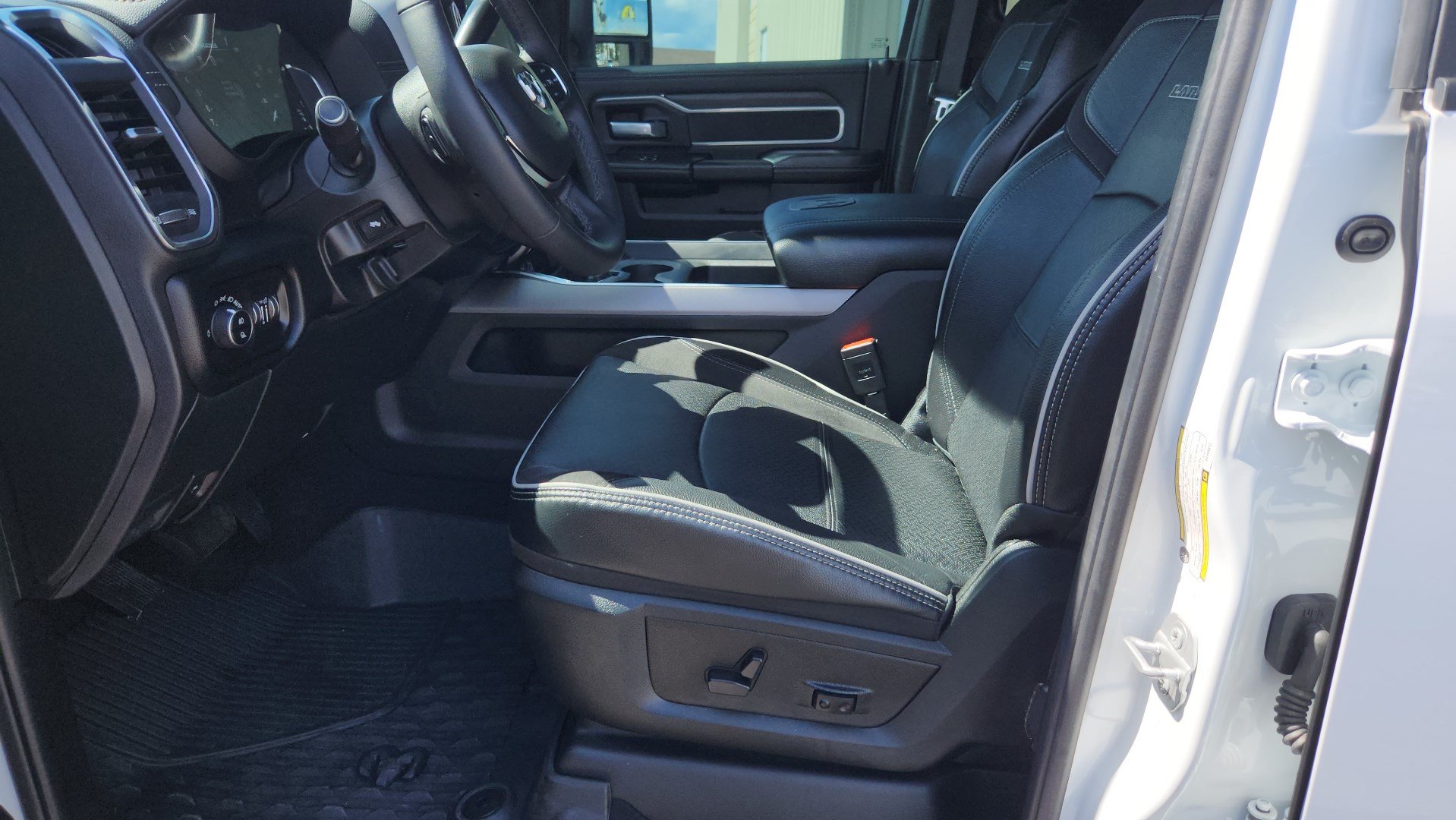 Used 2026 RAM 2500 Laramie w/ Night Edition AWD/4WD image 18