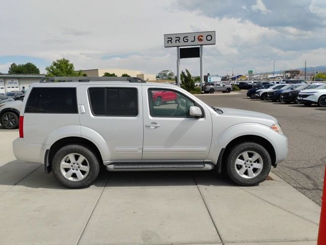 Used 2012 Nissan Pathfinder SV AWD/4WD image 4