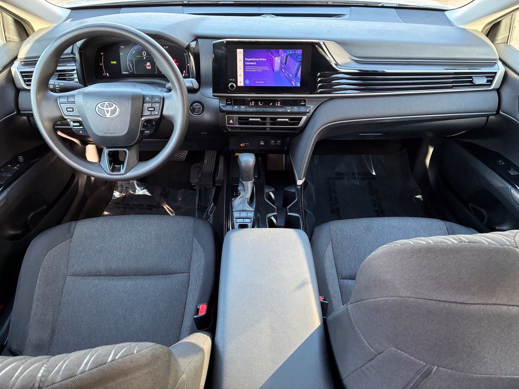 Used 2025 Toyota Camry LE FWD image 5