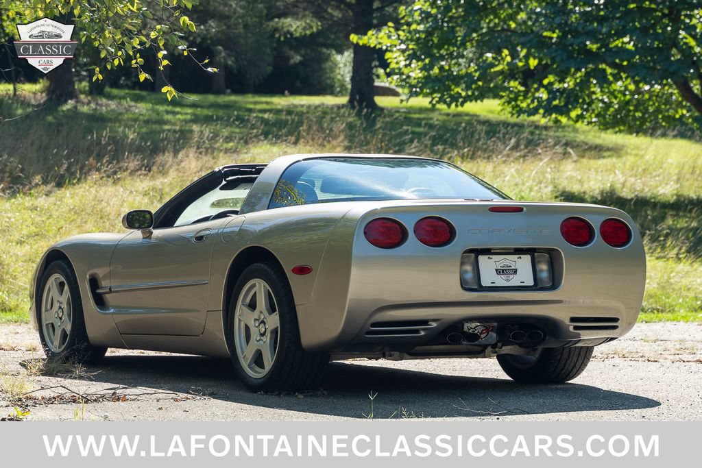 Used 1999 Chevrolet Corvette Coupe RWD image 5