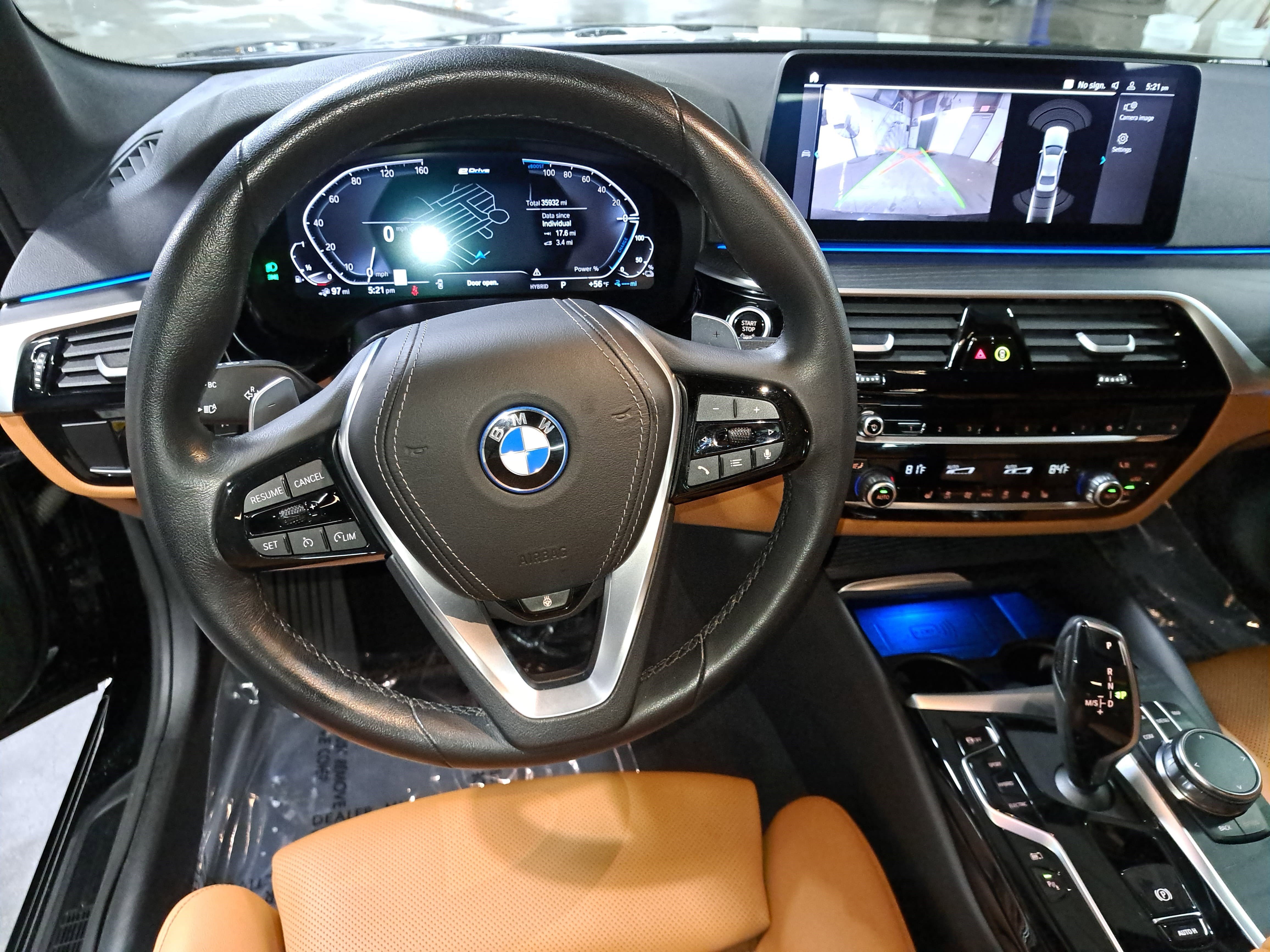 Certified 2023 BMW 530e w/ Premium Package image 17