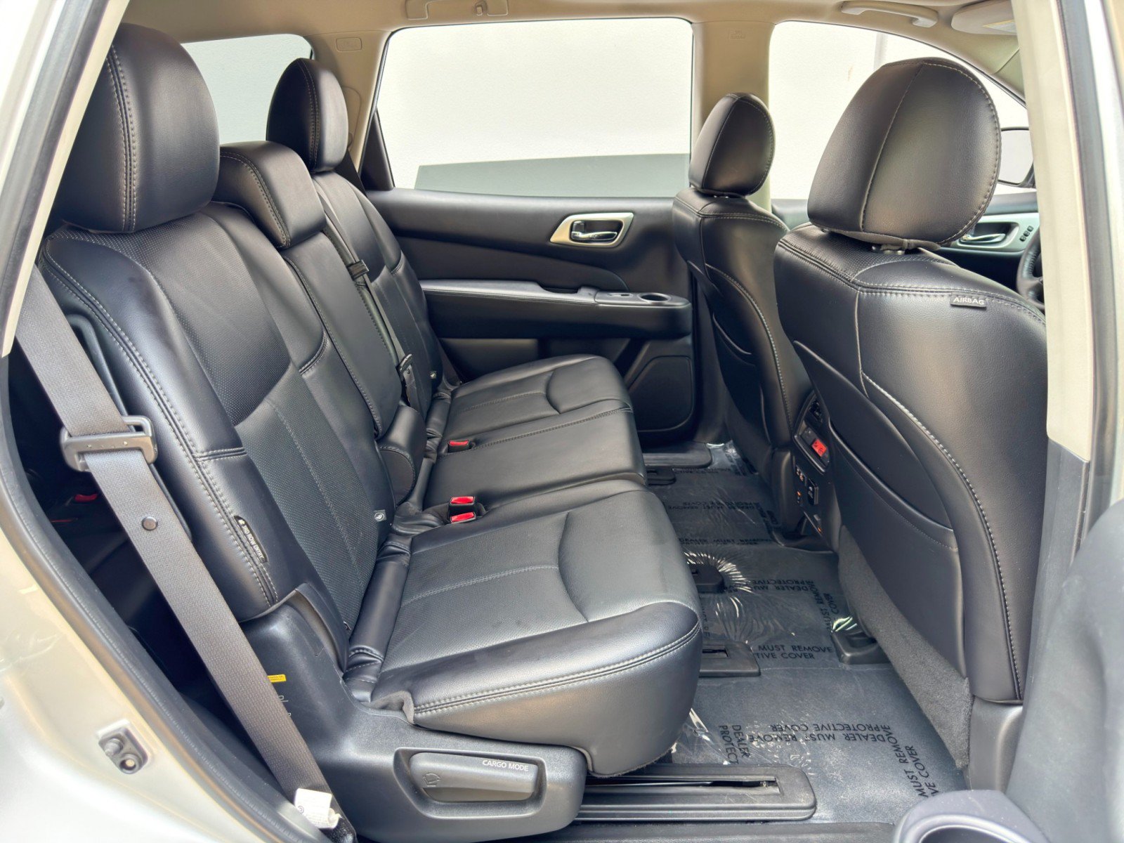 Used 2020 Nissan Pathfinder Platinum FWD image 39