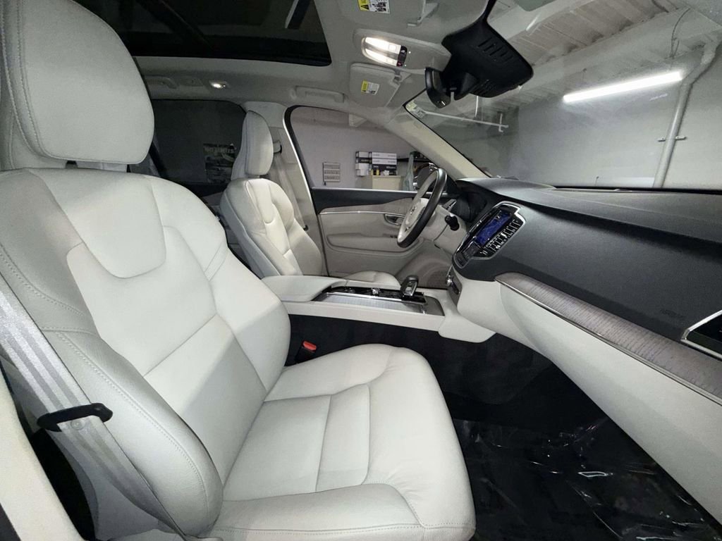 Used 2024 Volvo XC90 T8 Plus w/ Protection Package Premier AWD/4WD image 14