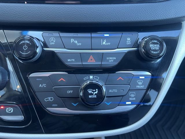 Used 2022 Chrysler Pacifica Touring-L image 34