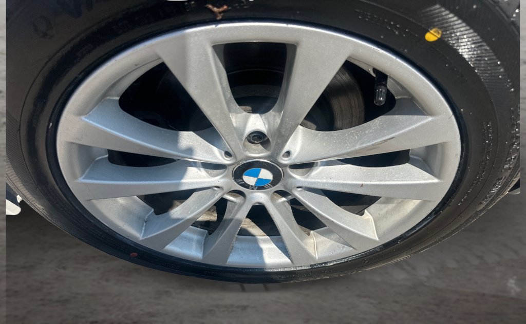 Used 2018 BMW 320i xDrive Sedan AWD/4WD image 19