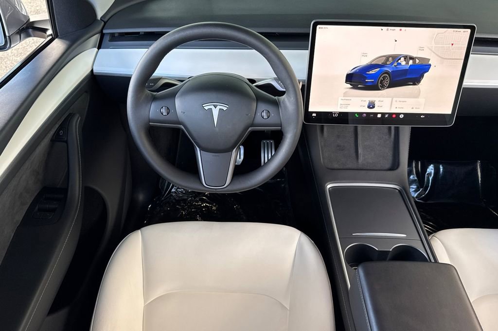 Used 2024 Tesla Model Y Performance image 13