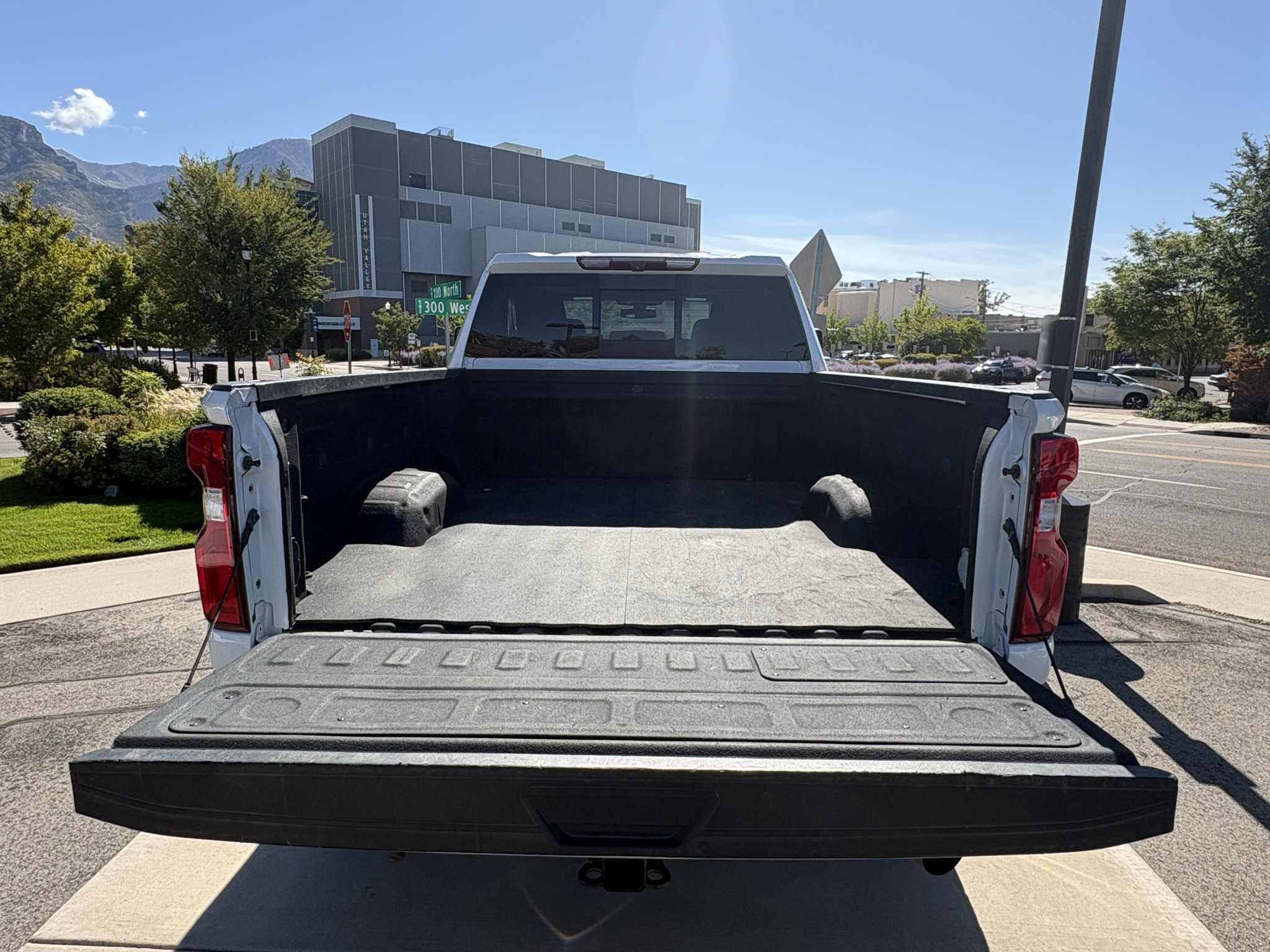 Used 2022 Chevrolet Silverado 3500 High Country AWD/4WD image 8