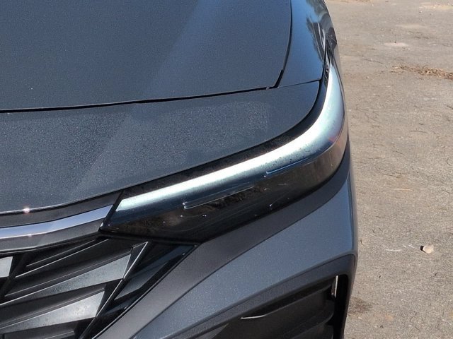 New 2026 Hyundai Elantra SEL Sport FWD image 10