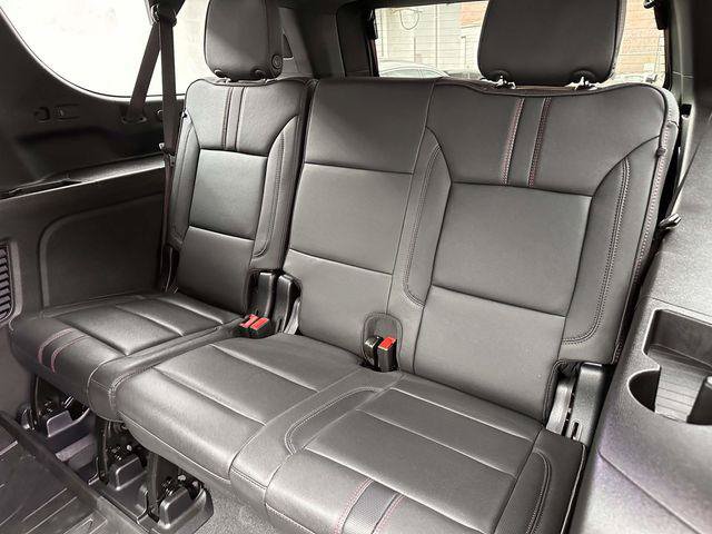 Used 2026 Chevrolet Suburban RST w/ Comfort Package AWD/4WD image 16