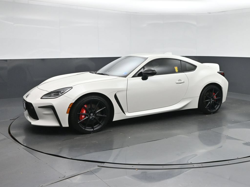 Used 2025 Toyota GR86 Premium w/ Performance Package RWD image 3