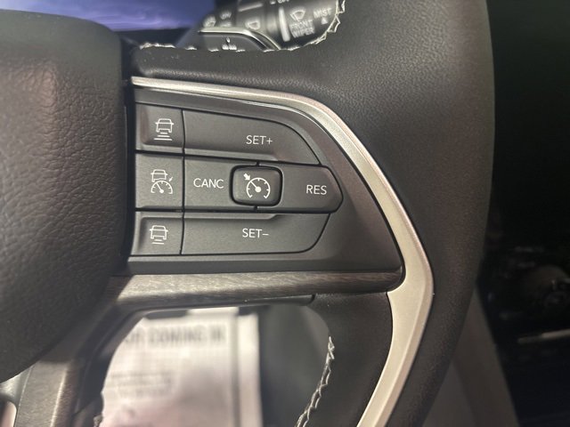 New 2025 Jeep Grand Cherokee Limited w/ Black Appearance Package image 25