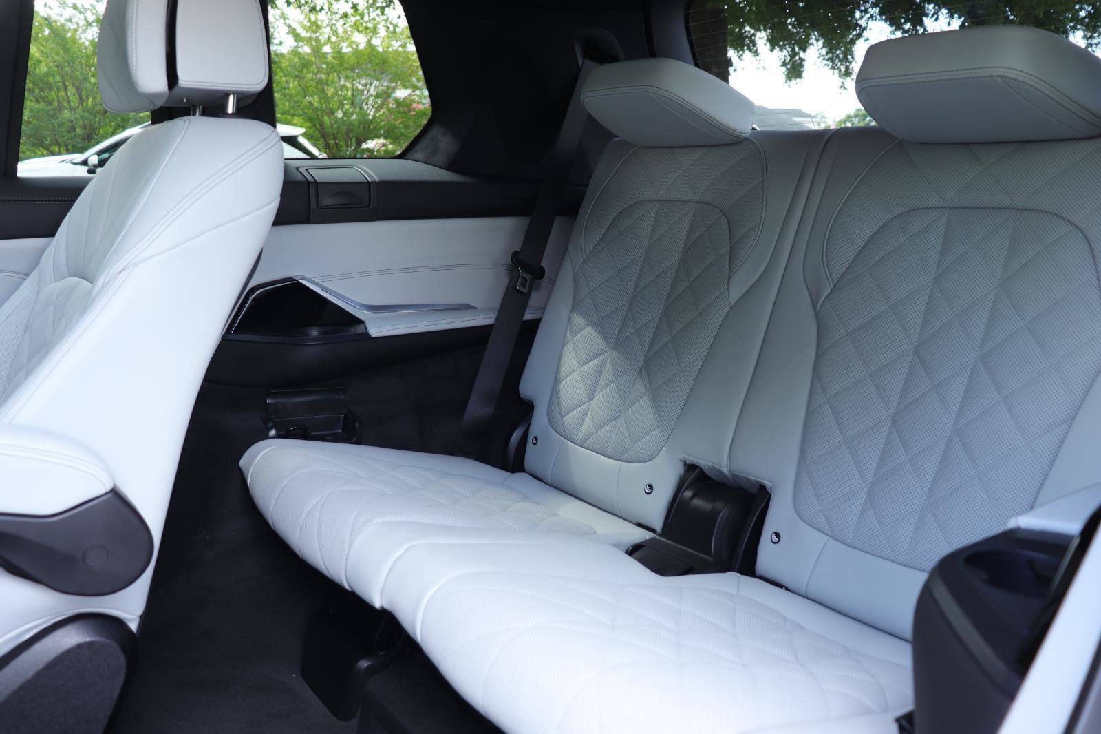 New 2026 BMW X7 xDrive40i w/ Premium Package image 15