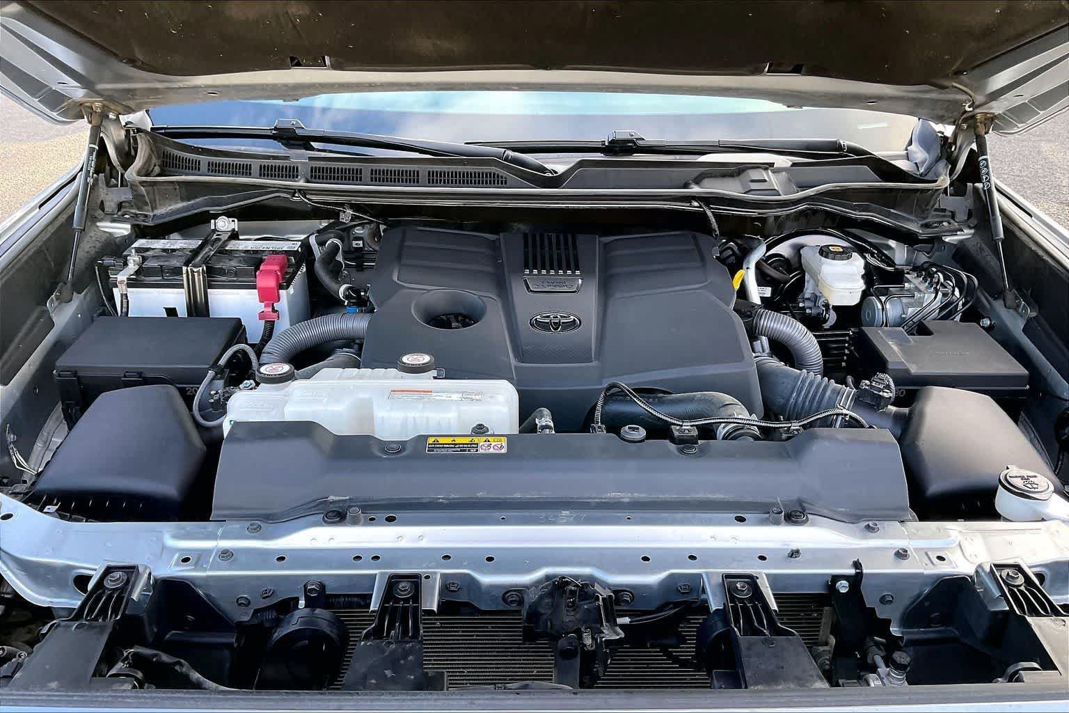Used 2023 Toyota Tundra Limited AWD/4WD image 9