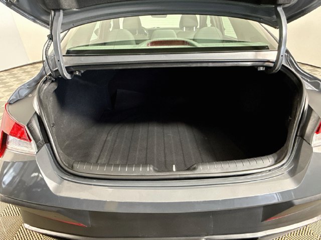 Used 2024 Hyundai Elantra SEL FWD image 34