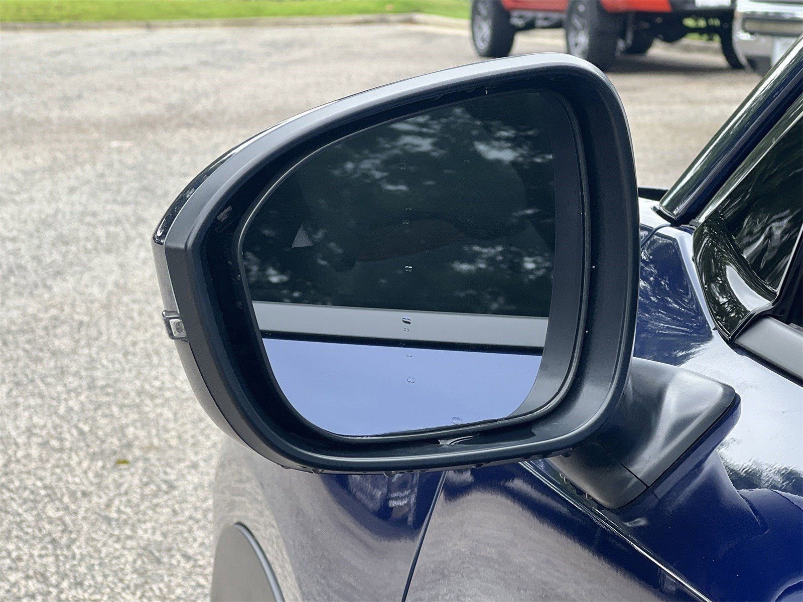 New 2025 Nissan Kicks SR w/ SR Premium Package FWD image 28