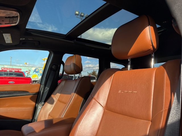 Used 2018 Jeep Grand Cherokee Summit w/ Platinum Series Group image 26