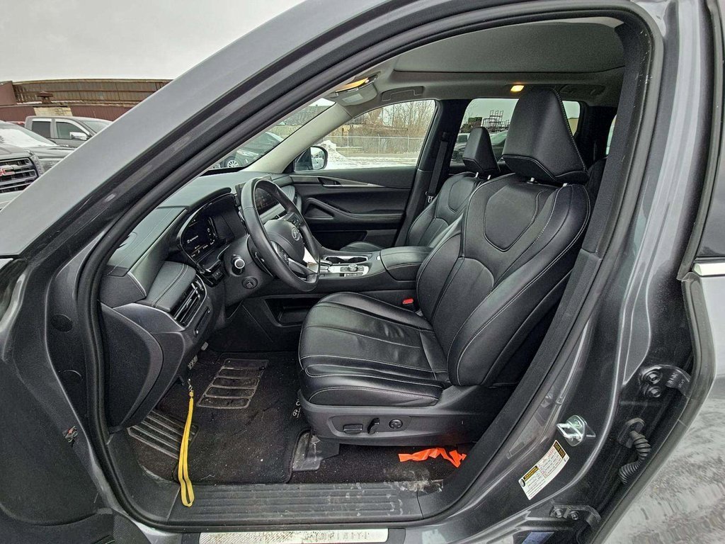 Used 2023 INFINITI QX60 Luxe image 3