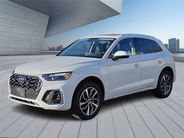 Certified 2025 Audi Q5 2.0T Premium Plus w/ Premium Plus Package image 3