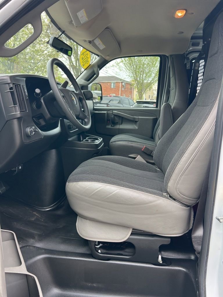 Used 2024 Chevrolet Express 2500 w/ Driver Convenience Package RWD image 14