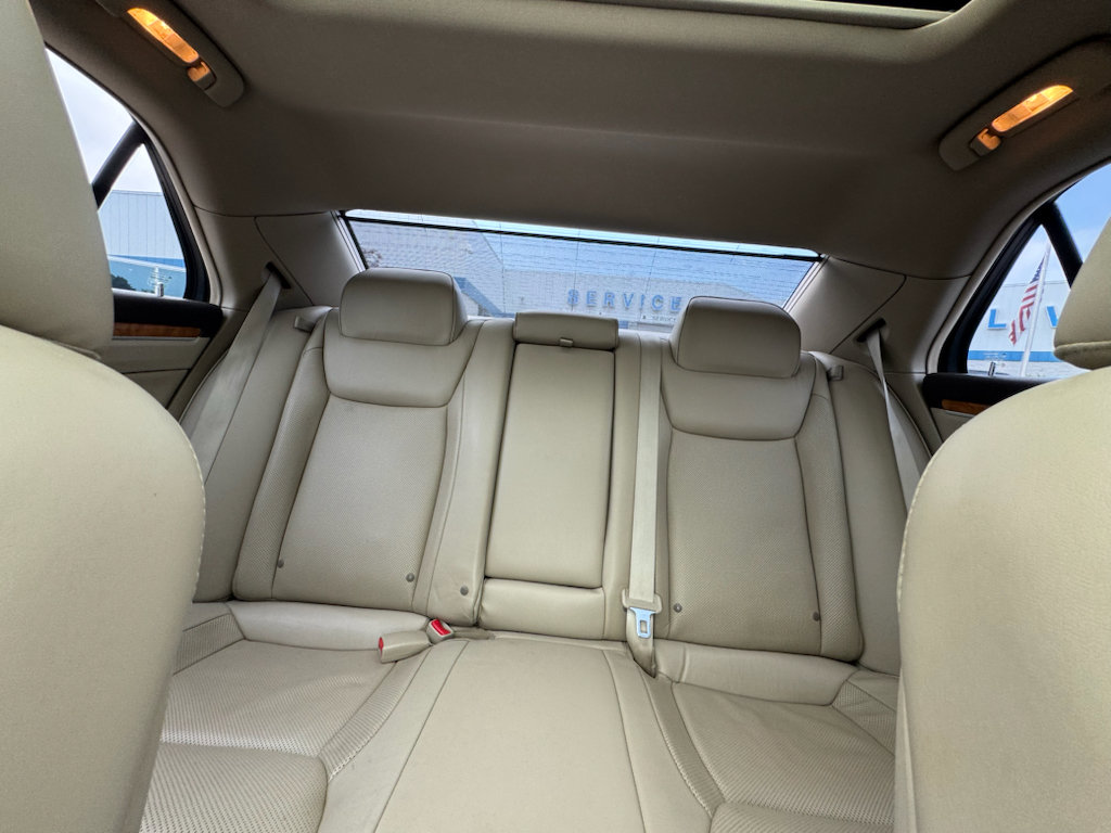 Used 2014 Chrysler 300 C RWD image 31