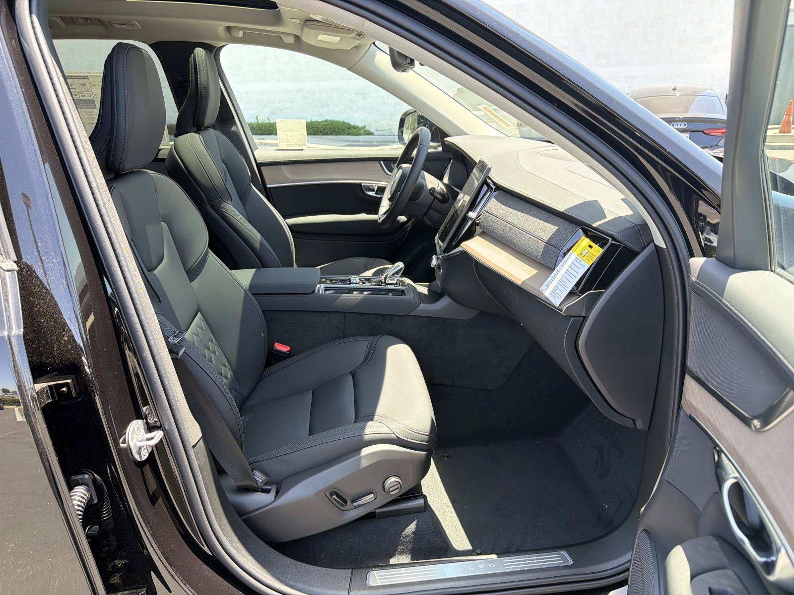New 2026 Volvo XC90 T8 Plus w/ Protection Package AWD/4WD image 21