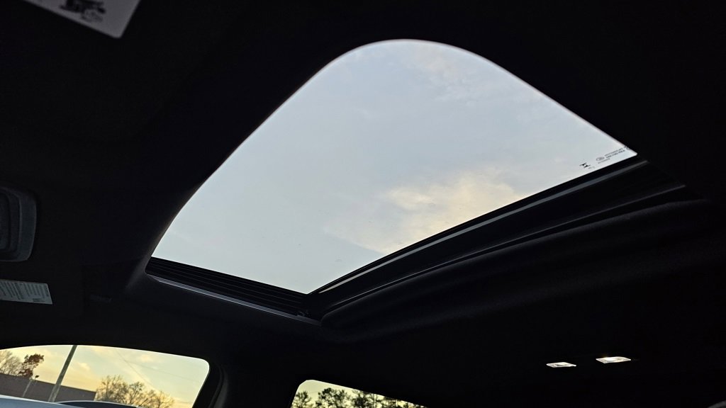 Used 2024 Chevrolet Silverado 1500 ZR2 w/ Technology Package image 13